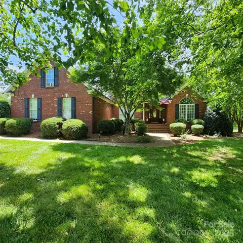 1305 Yellowood Ct, Rock Hill, SC 29732