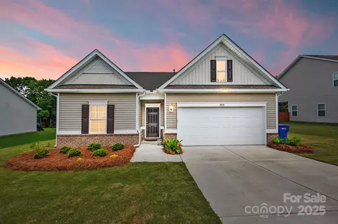 2928 Parkwest Dr, Albemarle, NC 28001