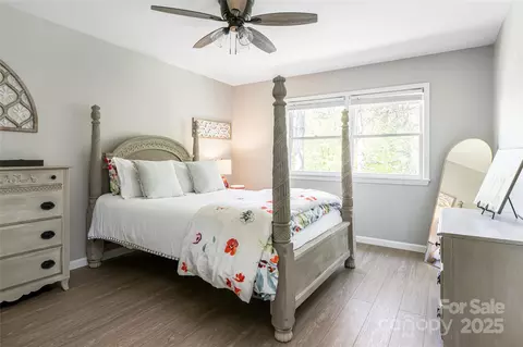 Bedroom - 16 Royal Rdg, Clyde, NC 28721 photo 1 of 3