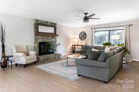 Living - 16 Royal Rdg, Clyde, NC 28721 photo 1 of 5