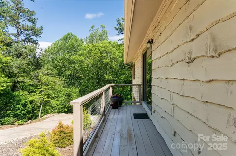 Exterior - 16 Royal Rdg, Clyde, NC 28721 photo 8 of 10