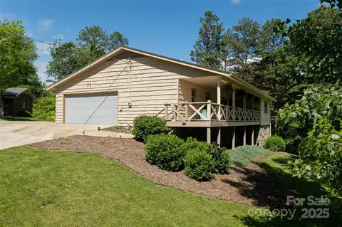 Exterior - 16 Royal Rdg, Clyde, NC 28721 photo 10 of 10