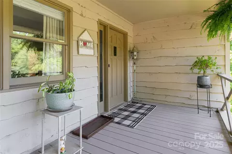 Exterior - 16 Royal Rdg, Clyde, NC 28721 photo 3 of 10