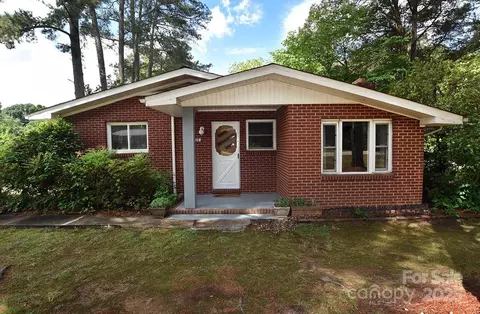 709 Sunset Dr, Salisbury, NC 28147