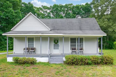 2126 Robby Dr, Maiden, NC 28650