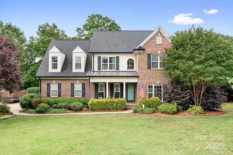 9000 Petunia Ct, Gastonia, NC 28056
