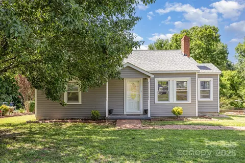 1103 Oklahoma St, Kannapolis, NC 28083