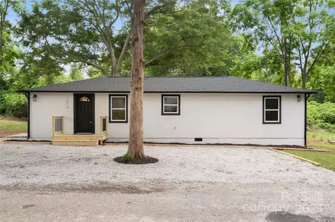 1574 Mangum Dr, Lancaster, SC 29720
