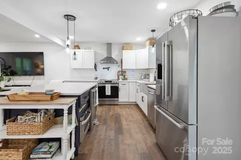 Kitchen - 1135 Brook Path Trl, Denver, NC 28037 photo 4 of 4