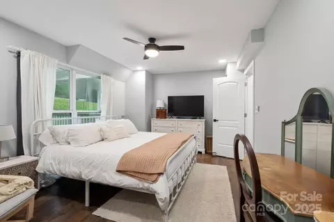 Bedroom - 1135 Brook Path Trl, Denver, NC 28037 photo 2 of 4
