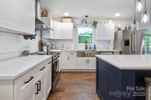 Kitchen - 1135 Brook Path Trl, Denver, NC 28037 photo 3 of 4