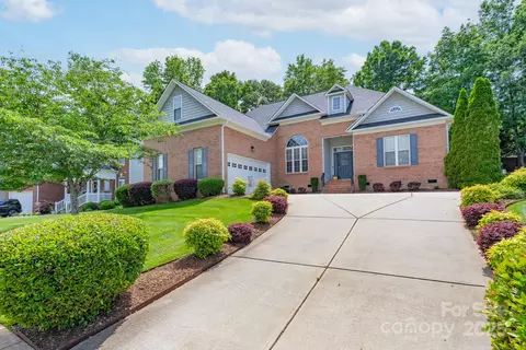 1643 Essex Hall Dr, Rock Hill, SC 29730