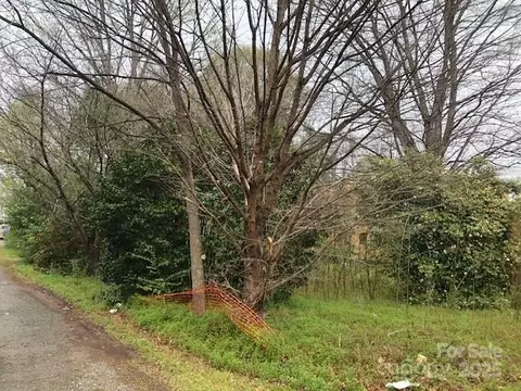 4833 Hickory Grove Rd, Charlotte, NC 28215