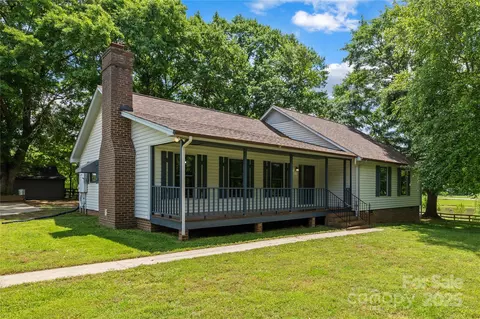 Exterior - 5200 Winding Ln, Indian Trail, NC 28079 photo 2 of 4
