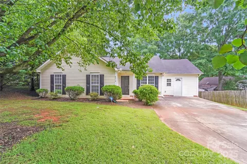 6216 Bandy Dr, Charlotte, NC 28227