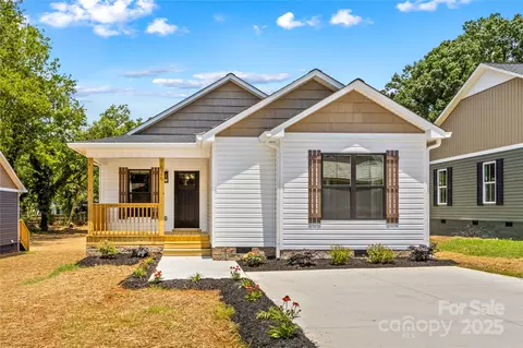 626 W Bell St, Statesville, NC 28677