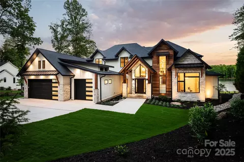 301 Riverwood Rd, Mooresville, NC 28117