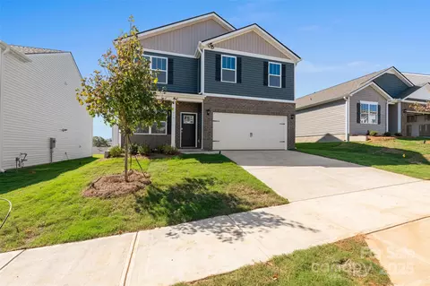 180 Ashelyn Park Dr, Fletcher, NC 28732