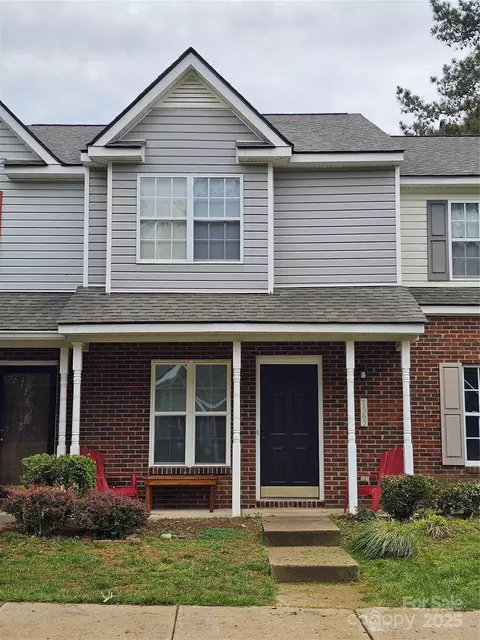7562 Petrea Ln, Charlotte, NC 28227