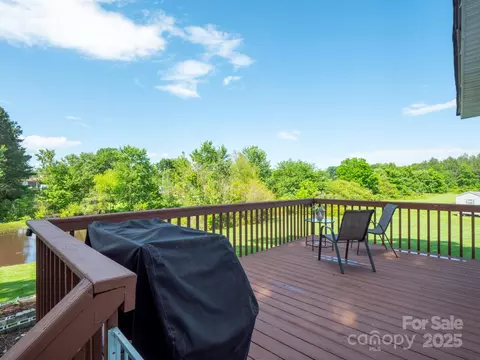 Exterior - 1918 Gables Dr, Monroe, NC 28112 photo 4 of 7