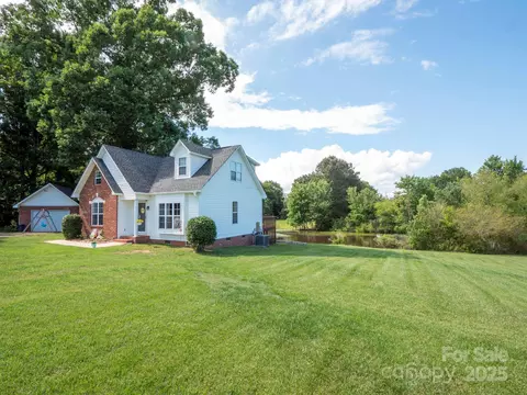 Exterior - 1918 Gables Dr, Monroe, NC 28112 photo 2 of 7