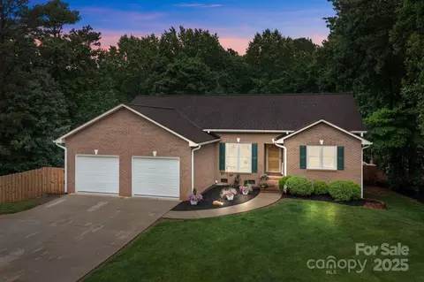 144 Sea Trail Dr, Mooresville, NC 28117