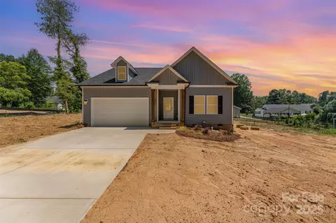 309 Walker St, Kannapolis, NC 28081