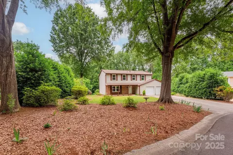5604 Bethesda Ct, Charlotte, NC 28226