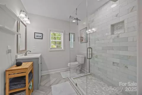 Bath - 5371 Davidson Rd, Davidson, NC 28036 photo 2 of 4