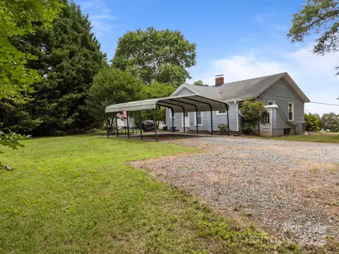 Exterior - 5371 Davidson Rd, Davidson, NC 28036 photo 4 of 5