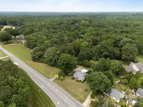 View/Area - 5371 Davidson Rd, Davidson, NC 28036 photo 1 of 2