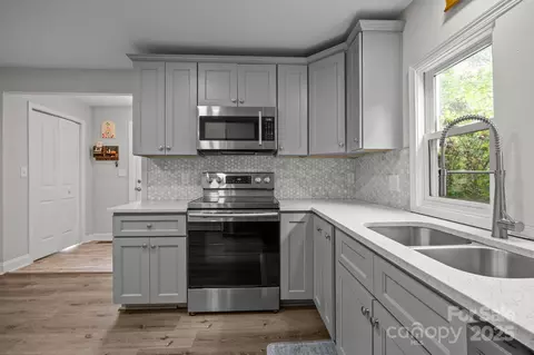 Kitchen - 5371 Davidson Rd, Davidson, NC 28036 photo 2 of 3