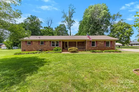 113 Helena St, Mount Holly, NC 28120