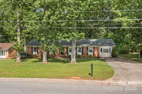 844 Fieldstone Rd, Mooresville, NC 28115