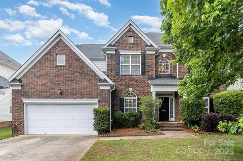 11526 Mcginns Trace Ct, Charlotte, NC 28277