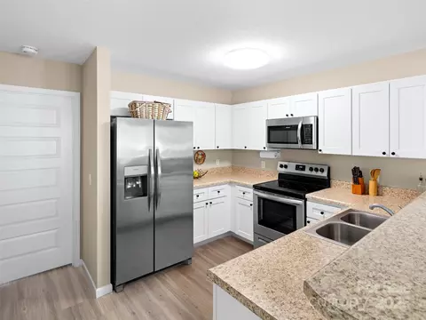 Kitchen - 87 Markley Dr, Flat Rock, NC 28731 photo 4 of 4