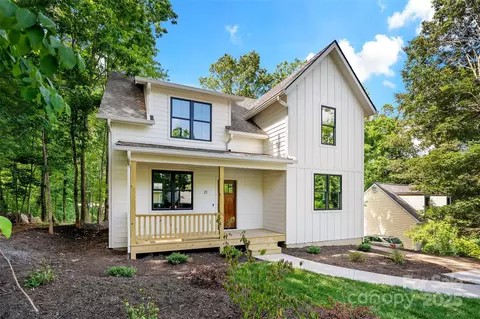 21 Talmadge Ct, Asheville, NC 28806