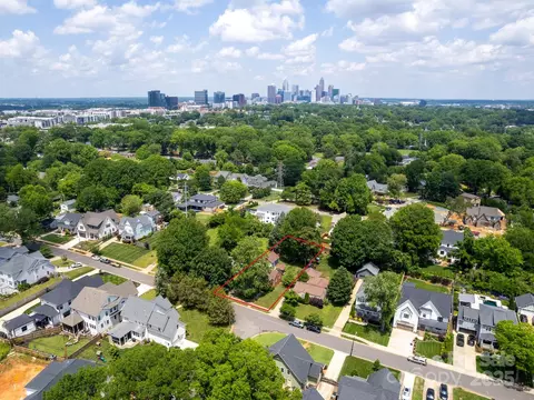 557 Melbourne Ct, Charlotte, NC 28209