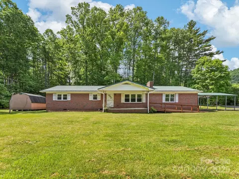 767 Brushy Creek Rd, Spruce Pine, NC 28777