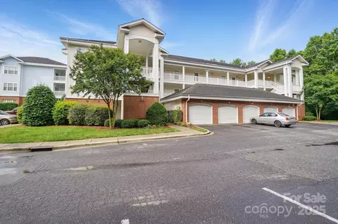 8731 Coralbell Ln, Charlotte, NC 28213