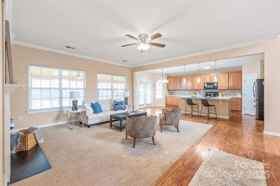 Living - 14104 Kendrick Cross Rd, Charlotte, NC 28273 photo 3 of 3