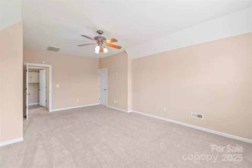 Bedroom - 14104 Kendrick Cross Rd, Charlotte, NC 28273 photo 3 of 8