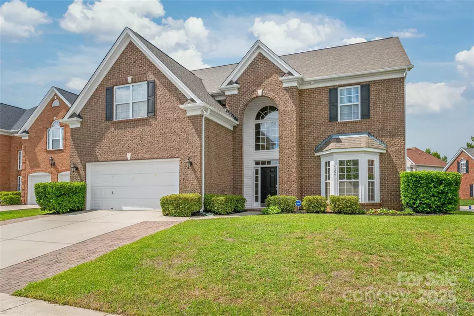 Exterior - 14104 Kendrick Cross Rd, Charlotte, NC 28273 photo 1 of 7