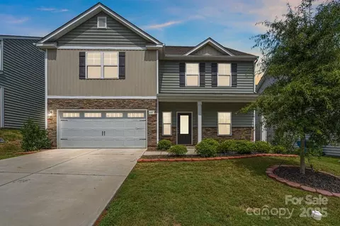 687 Cape Fear St, Fort Mill, SC 29715