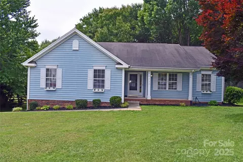 117 Blackberry Ln, Mooresville, NC 28117