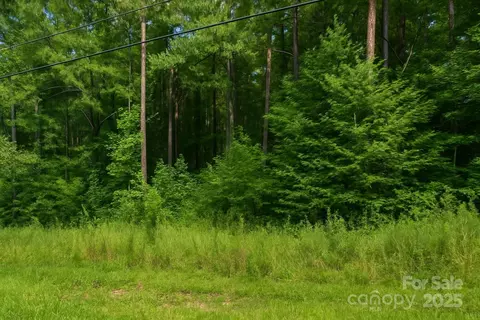 000 Sandy Creek Dr, Gastonia, NC 28052