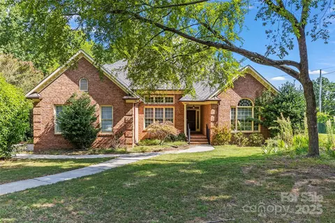 4400 Carmel Estates Rd, Charlotte, NC 28226