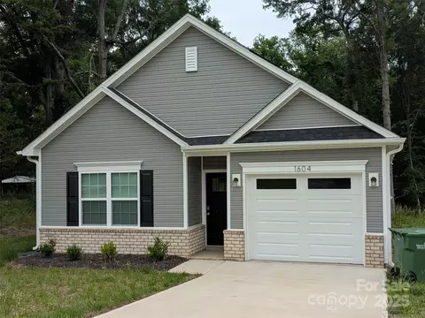 1604 N Main St, Mount Holly, NC 28120