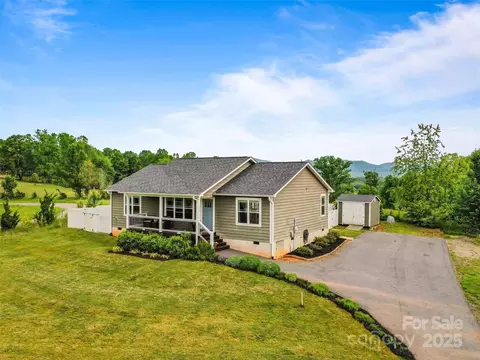 128 Lewis Ln, Candler, NC 28715