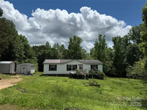 118 Burnside Ct, Clover, SC 29710